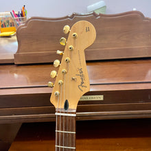 Load image into Gallery viewer, 2011 Fender Deluxe Player Strat