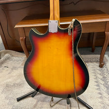 Load image into Gallery viewer, 1967 Kent Model 820 Electric