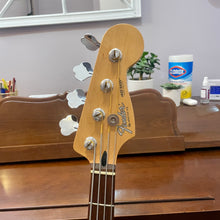 Load image into Gallery viewer, 1999 Fender Standard Jazz Bass Maroon