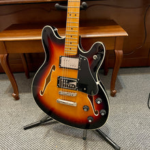 Load image into Gallery viewer, Used Fender Squier Starcaster