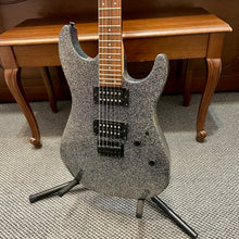 Load image into Gallery viewer, 2003 Fender Squier Showmaster Holoflake