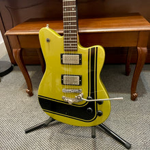 Load image into Gallery viewer, 2007 Fender Toronado GT HH Olive Green Metallic