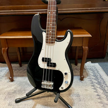 Load image into Gallery viewer, 2006 Fender Standard Precision Bass - Black