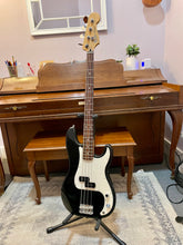 Load image into Gallery viewer, 2006 Fender Standard Precision Bass - Black