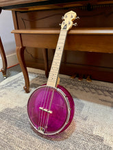 Load image into Gallery viewer, New! Gold Tone Little Gem Amethyst Light Up Banjolele