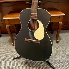 Load image into Gallery viewer, Mint! 2025 Martin 000-17E Black Smoke