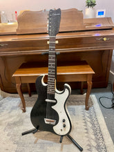 Load image into Gallery viewer, 1960's Silvertone 1448 - Black w/ Amp Case