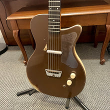 Load image into Gallery viewer, 1959 Silvertone U1 "Mr Peanut"