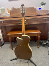 Load image into Gallery viewer, 1959 Silvertone U1 "Mr Peanut"