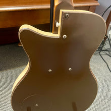 Load image into Gallery viewer, 1959 Silvertone U1 "Mr Peanut"