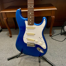 Load image into Gallery viewer, 1984 Squier Stratocaster MIJ Metallic Blue