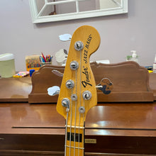 Load image into Gallery viewer, 2014 Fender American Deluxe 5 String Bass