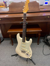 Load image into Gallery viewer, 2023 Fender American Vintage II '61 Stratocaster White