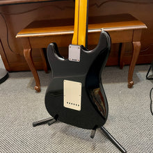Load image into Gallery viewer, 2024 Fender American Vintage II '57 Stratocaster Black