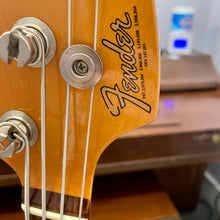 Load image into Gallery viewer, 1998 Fender American Vintage '62 Jazz Bass Black