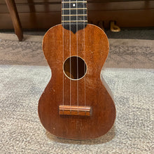 Load image into Gallery viewer, 1950's Harmony Roy Smeck Soprano Ukulele