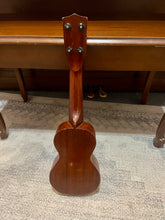 Load image into Gallery viewer, 1950's Harmony Roy Smeck Soprano Ukulele