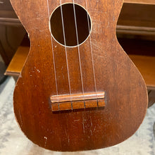 Load image into Gallery viewer, 1950's Harmony Roy Smeck Soprano Ukulele