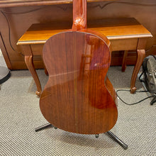 Load image into Gallery viewer, 1980's Yamaha G-235 Classical