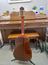 Load image into Gallery viewer, 1980's Yamaha G-235 Classical