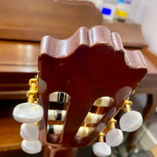 Load image into Gallery viewer, 1980's Yamaha G-235 Classical