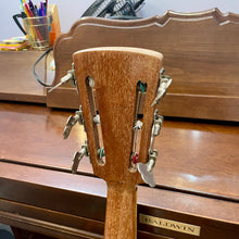Load image into Gallery viewer, Used Mendoza 3/4 Guitarron (prev. owned by David Hungate)