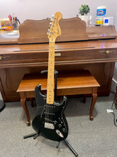 Load image into Gallery viewer, 1984 Squier Stratocaster SQ MIJ Black