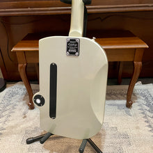 Load image into Gallery viewer, 2004 Epiphone The Airscreamer Trailer Park Troubadour