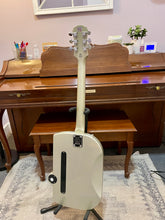 Load image into Gallery viewer, 2004 Epiphone The Airscreamer Trailer Park Troubadour