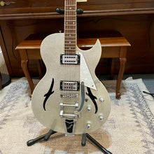 Load image into Gallery viewer, 2004 Michael Kelly "Vibe"