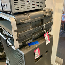 Load image into Gallery viewer, Used Ampeg SVT6 Pro Head in Rack