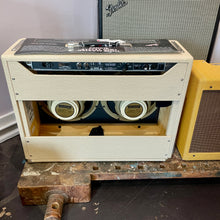 Load image into Gallery viewer, Like New! Fender Tonemaster Twin Reverb Blonde