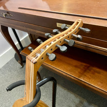 Load image into Gallery viewer, AS IS - Used Unknown Oud