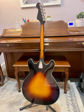 Load image into Gallery viewer, 1967 Hagstrom Viking I