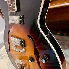 Load image into Gallery viewer, 1967 Hagstrom Viking I