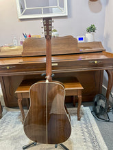 Load image into Gallery viewer, 2016 Martin D-28