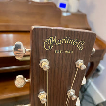 Load image into Gallery viewer, 2016 Martin D-28