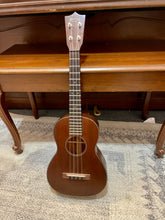 Load image into Gallery viewer, 1950's Martin Style 1 Tenor Ukulele