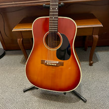 Load image into Gallery viewer, Used Alvarez Model 5025