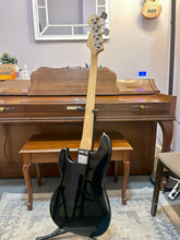 Load image into Gallery viewer, 1990's Fender Squier P Bass Special - Black