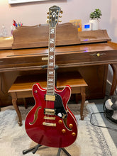 Load image into Gallery viewer, Used Washburn HB35 Semi-Hollowbody