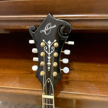 Load image into Gallery viewer, Used Oscar Schmidt OM-40 Mandolin
