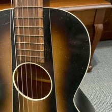 Load image into Gallery viewer, Vintage Bronson by Regal Square Neck