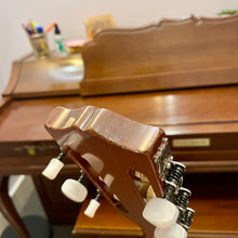 Load image into Gallery viewer, 1965 Gibson C1 Classical
