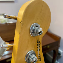 Load image into Gallery viewer, 2022 Fender American Performer Jazz Bass

