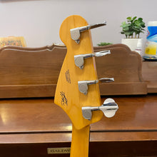 Load image into Gallery viewer, 2025 Fender Maika "Chilli Beans" Signature Mustang Bass
