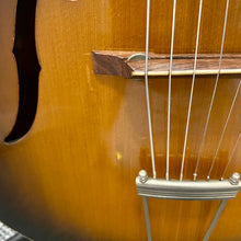 Load image into Gallery viewer, 1950's Silvertone H-61 Archtop w/ pup
