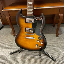 Load image into Gallery viewer, 2001 Epiphone G400 Deluxe
