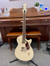 Load image into Gallery viewer, Used Gretsch Electromatic Jet Vintage White
