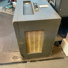 Load image into Gallery viewer, 1960&#39;s Cordovox CL10 10LR25
